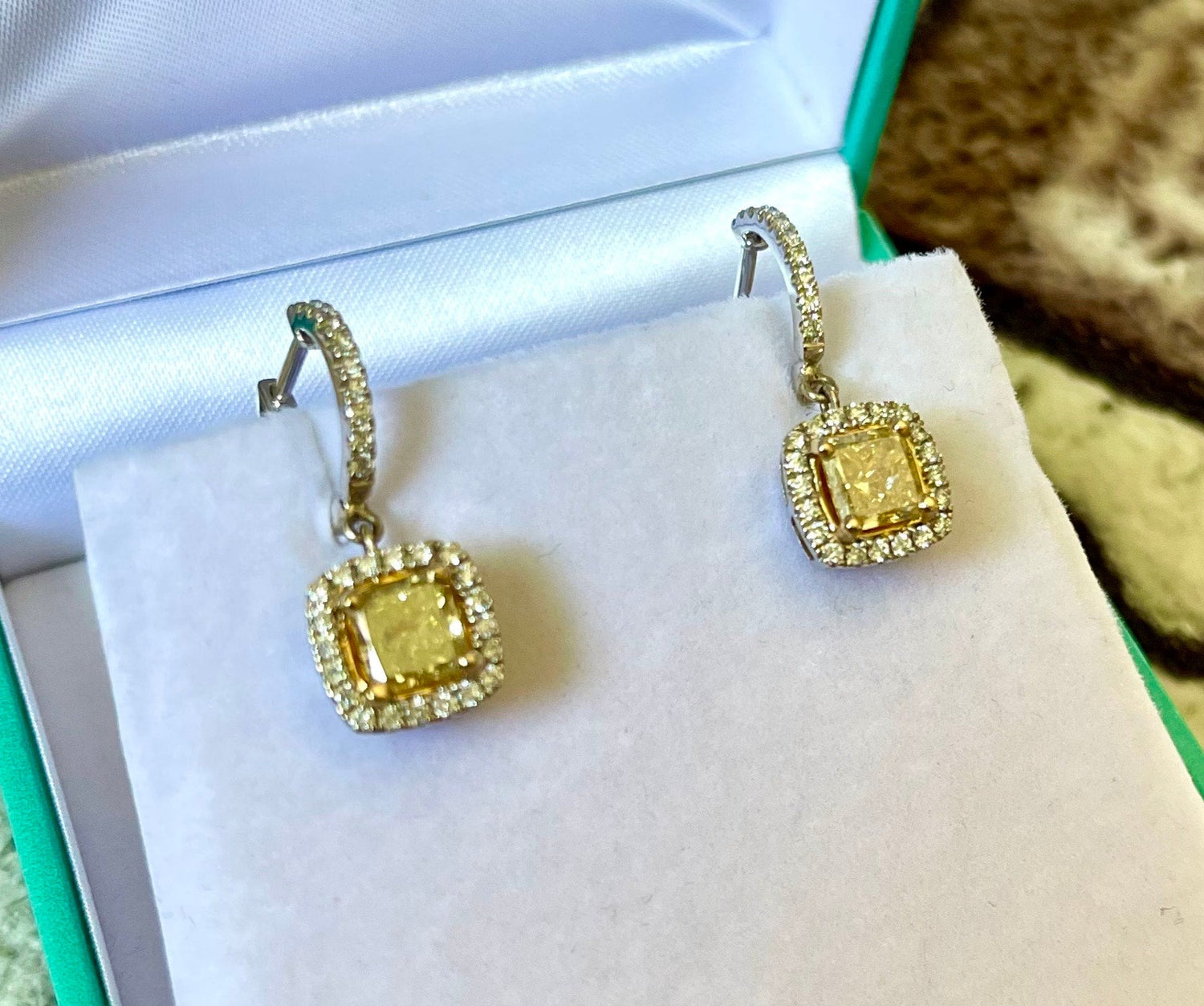 WHITE GOLD NATURAL FANCY YELLOW DIAMOND 2.53 CT.T.W