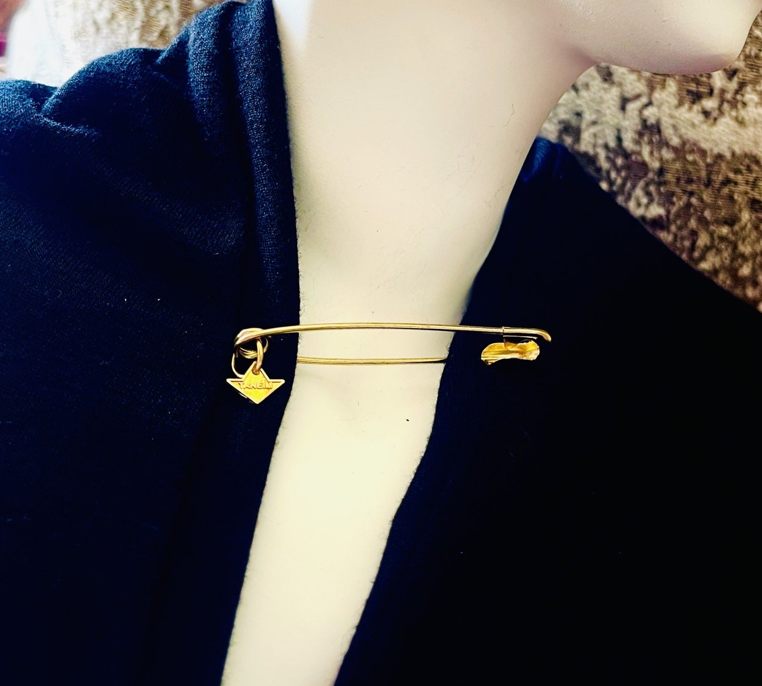 14K SOLID GOLD TANEIM STAR & LARGE SAFETY PIN