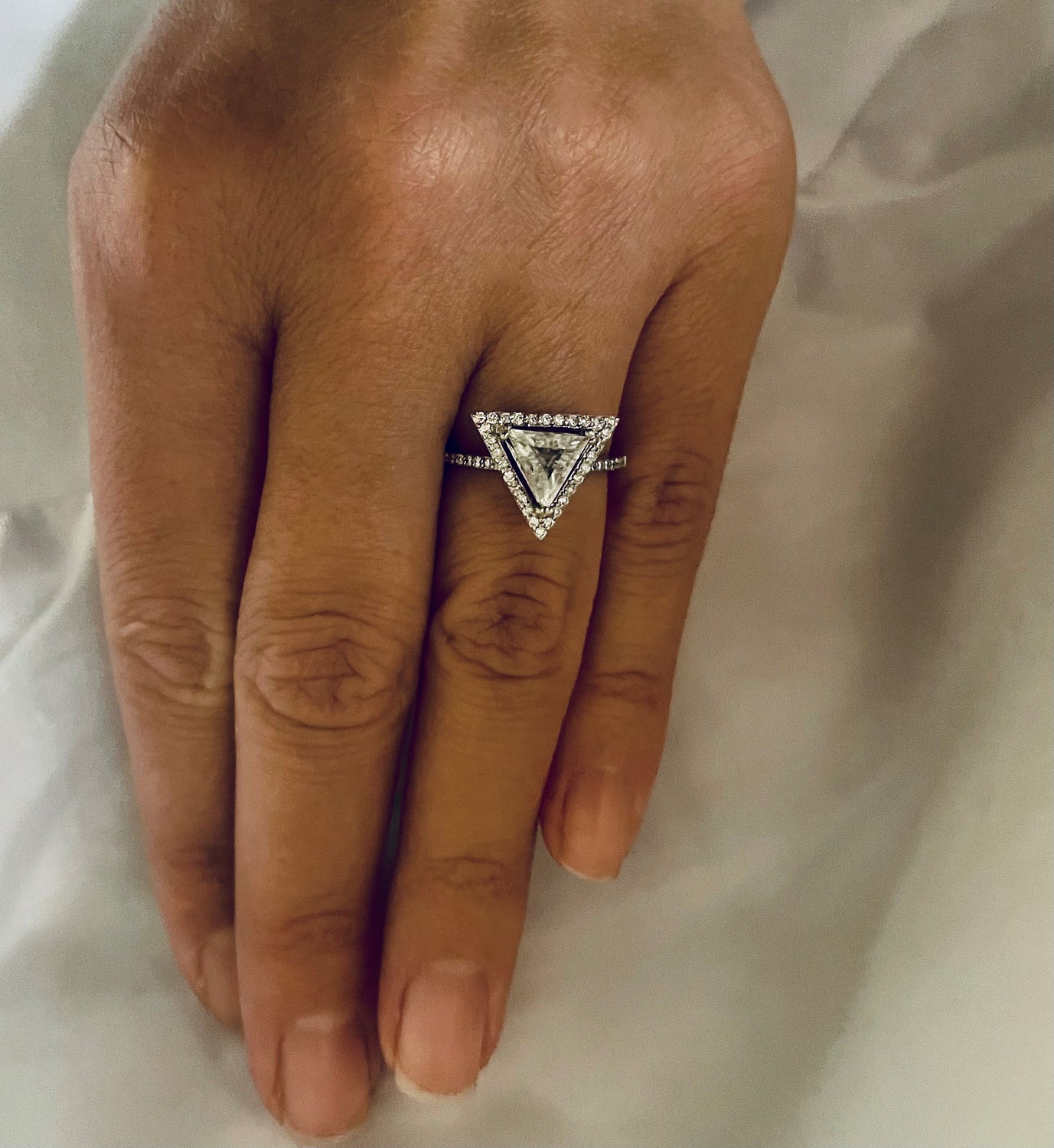 1.06 CT. NATURAL DIAMOND & WHITE GOLD "INTENTION" RING